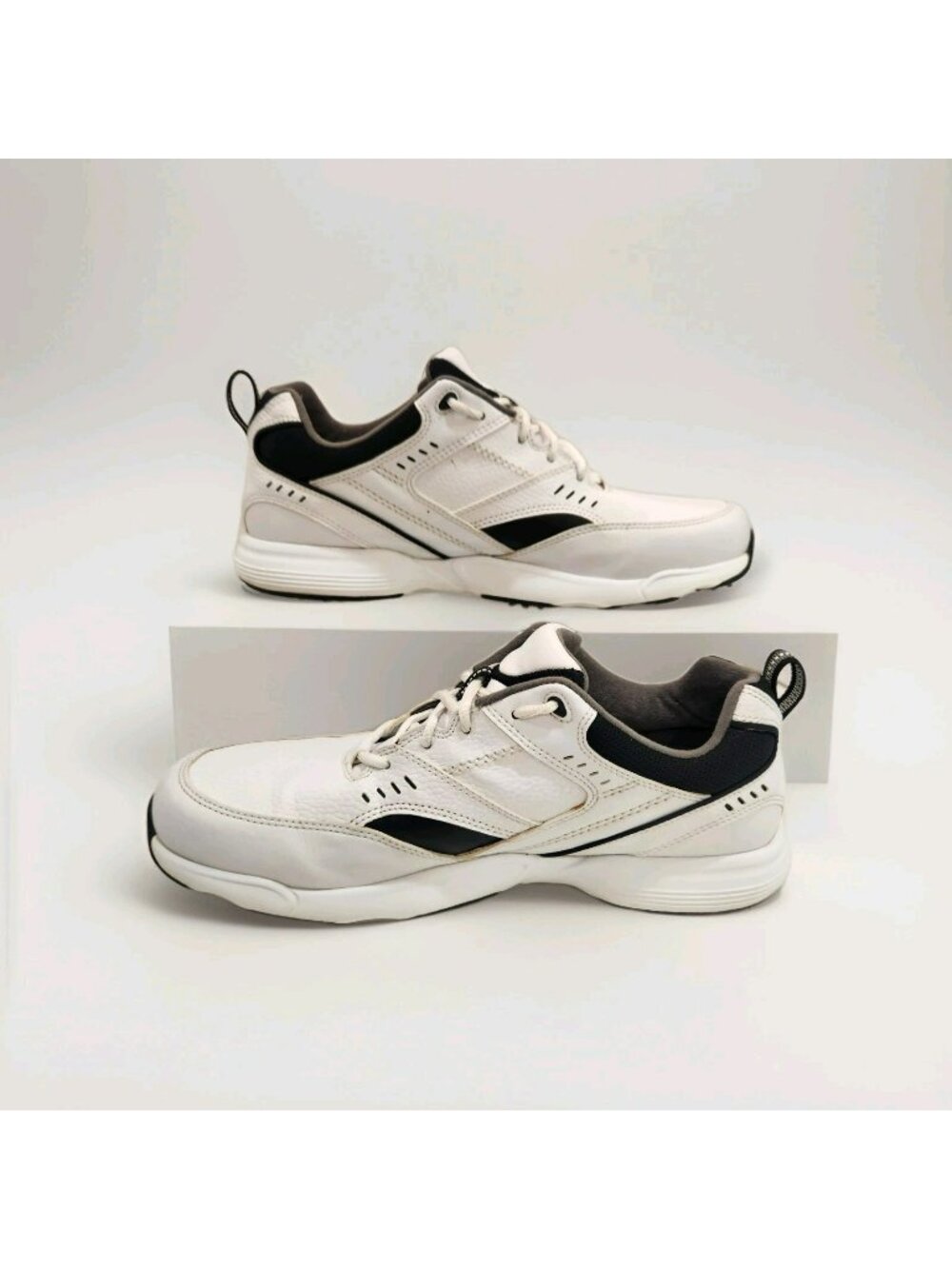 FootJoy Men's Golf Shoes White & Black Size 10.5 M Soft Spike Cleat Comfort Fit